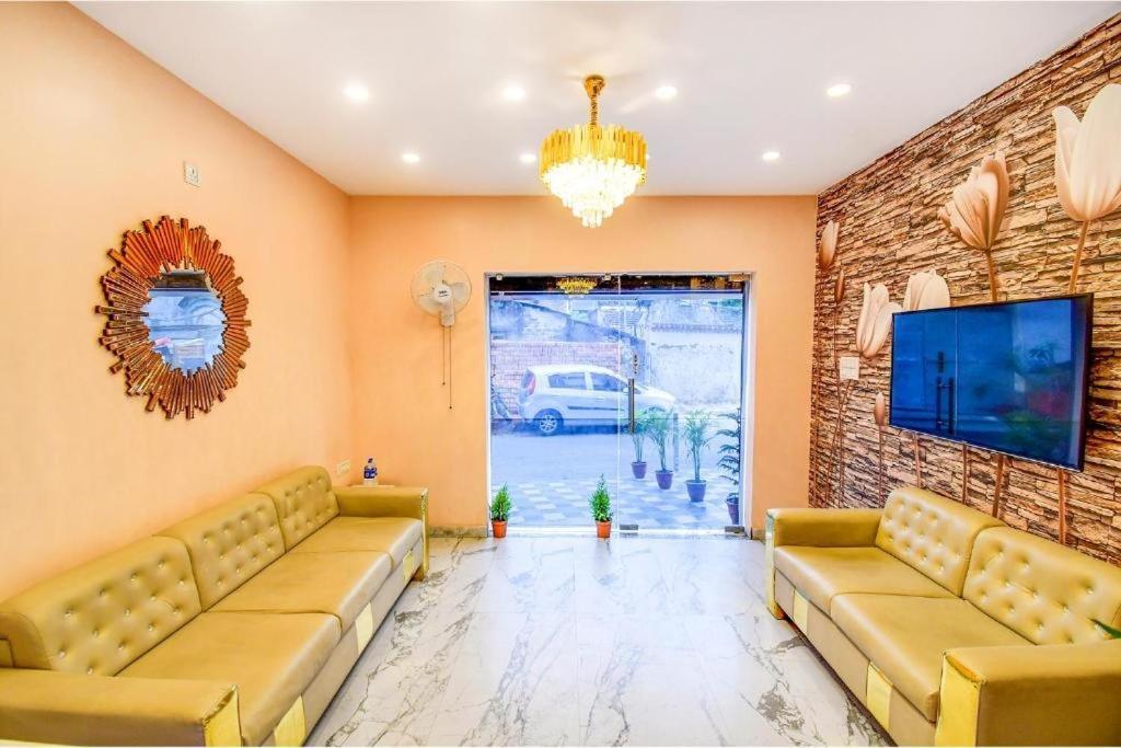 כלכותה Hotel Aqua Tulip מראה חיצוני תמונה