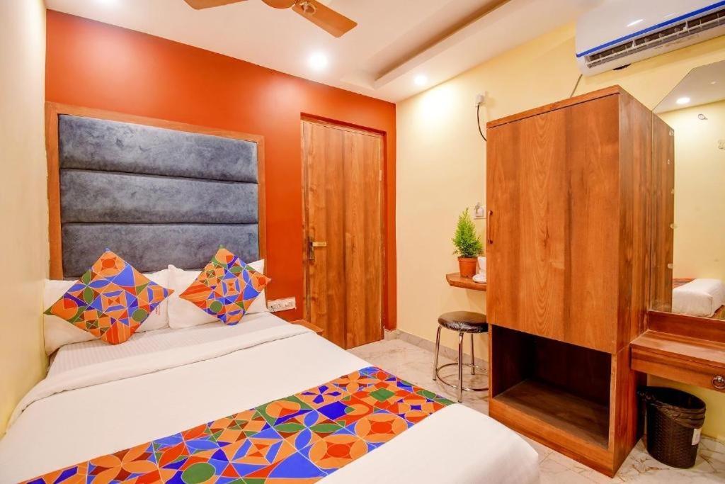 כלכותה Hotel Aqua Tulip מראה חיצוני תמונה