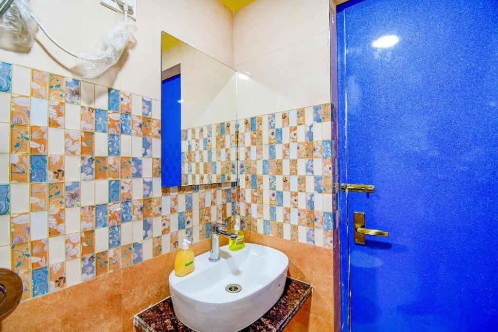כלכותה Hotel Aqua Tulip מראה חיצוני תמונה