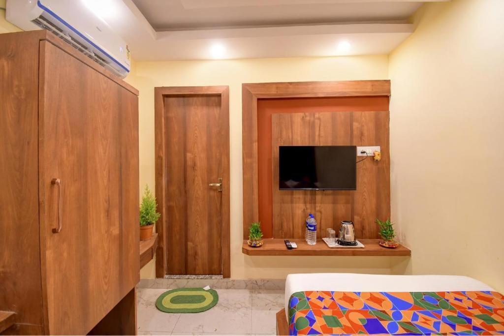 כלכותה Hotel Aqua Tulip מראה חיצוני תמונה